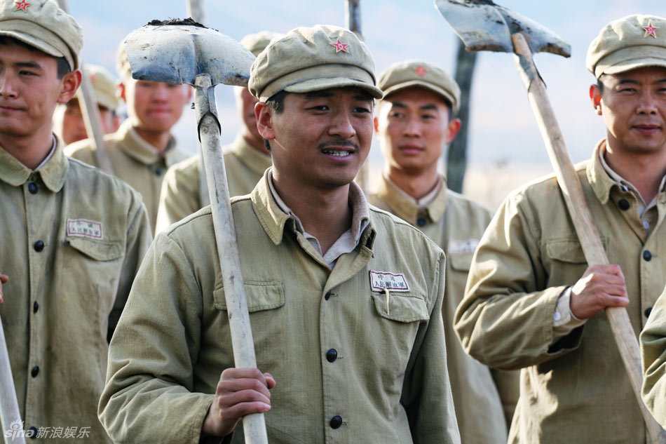 《情系北大荒》齐奎剧照