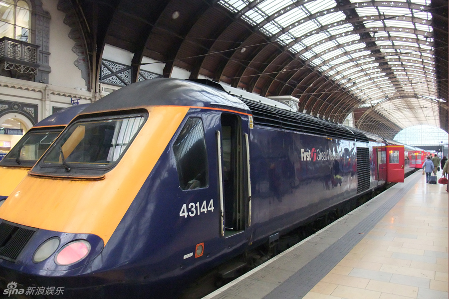 从伦敦Paddington火车站出发前往ATP音乐节十