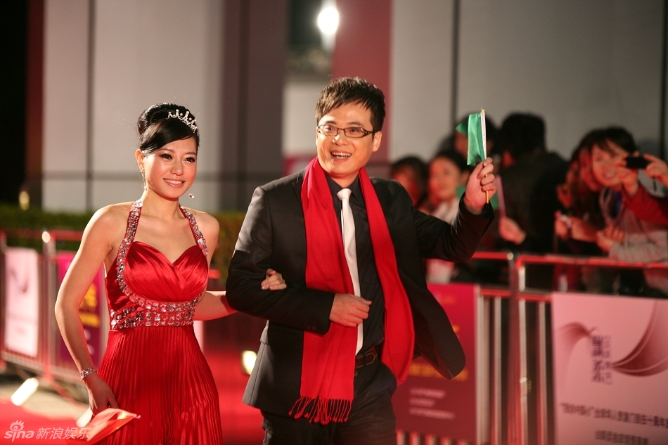 娱乐频道2009年高清幻灯集 沙画美女萱萱 深圳电台音乐频率主持人