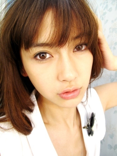 娱乐频道2009年高清幻灯集 > 香港靓模angelababy美图   新浪娱乐讯
