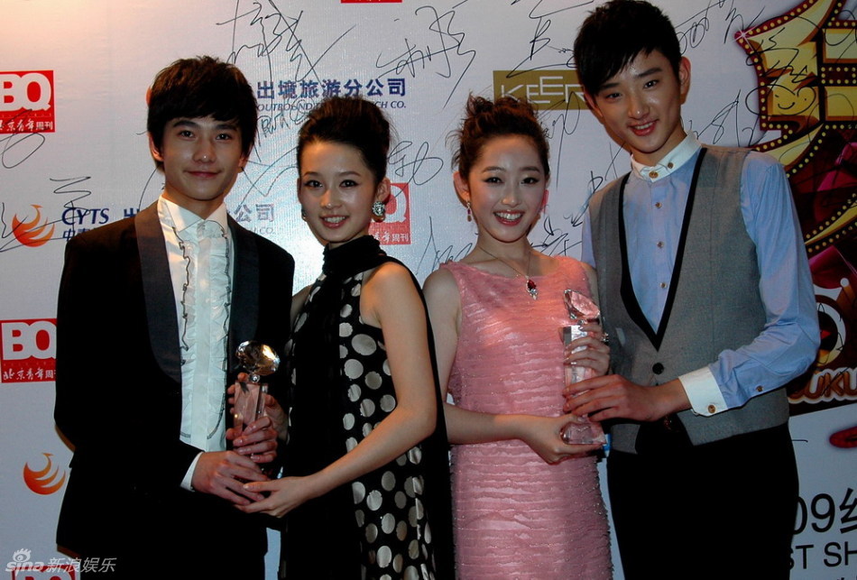 小宝玉于小彤祝贺杨洋和蒋梦婕