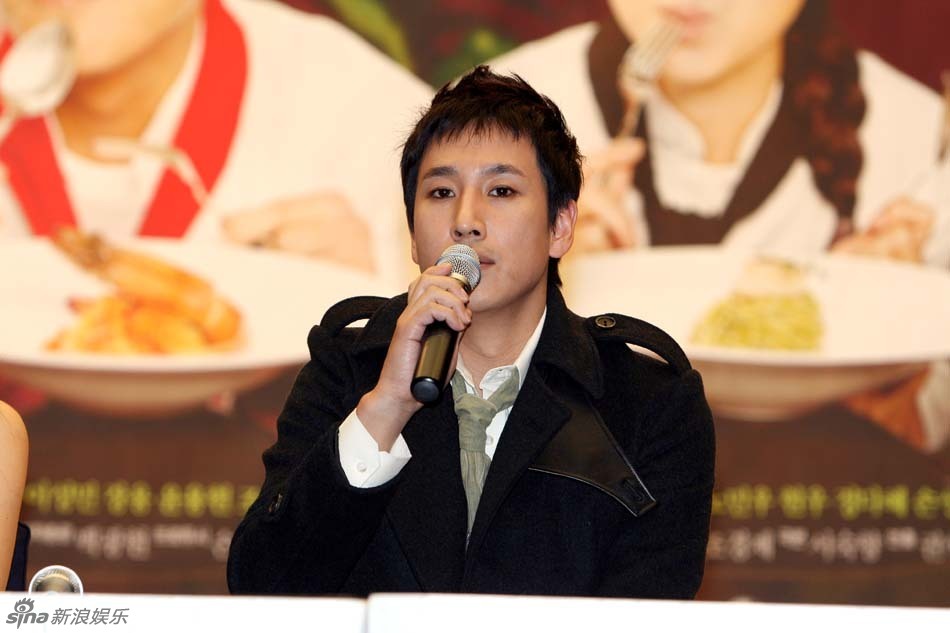 李善均接受采访