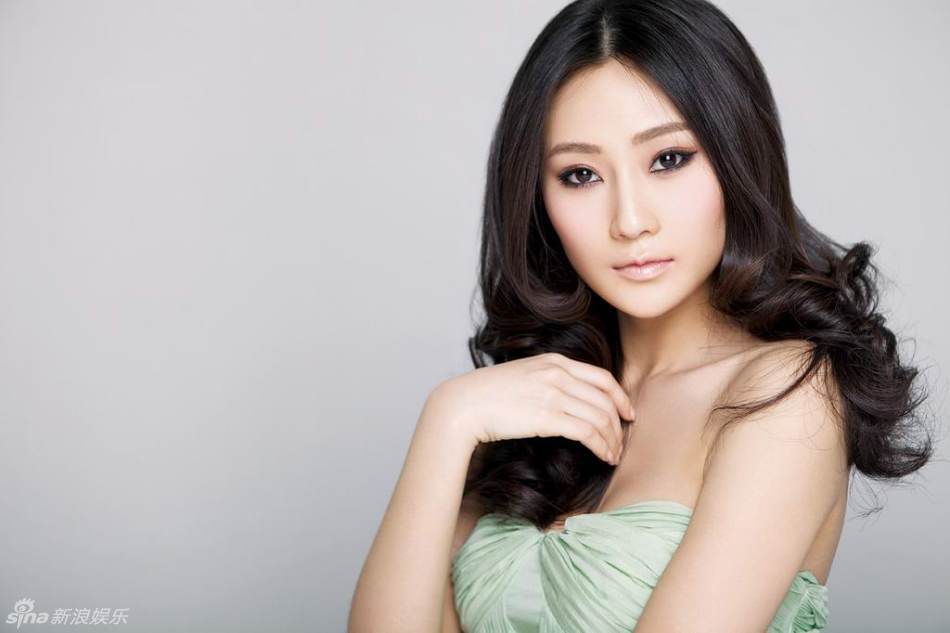 林鹏抹胸长裙凸显性感性感锁骨美女写真专辑图片