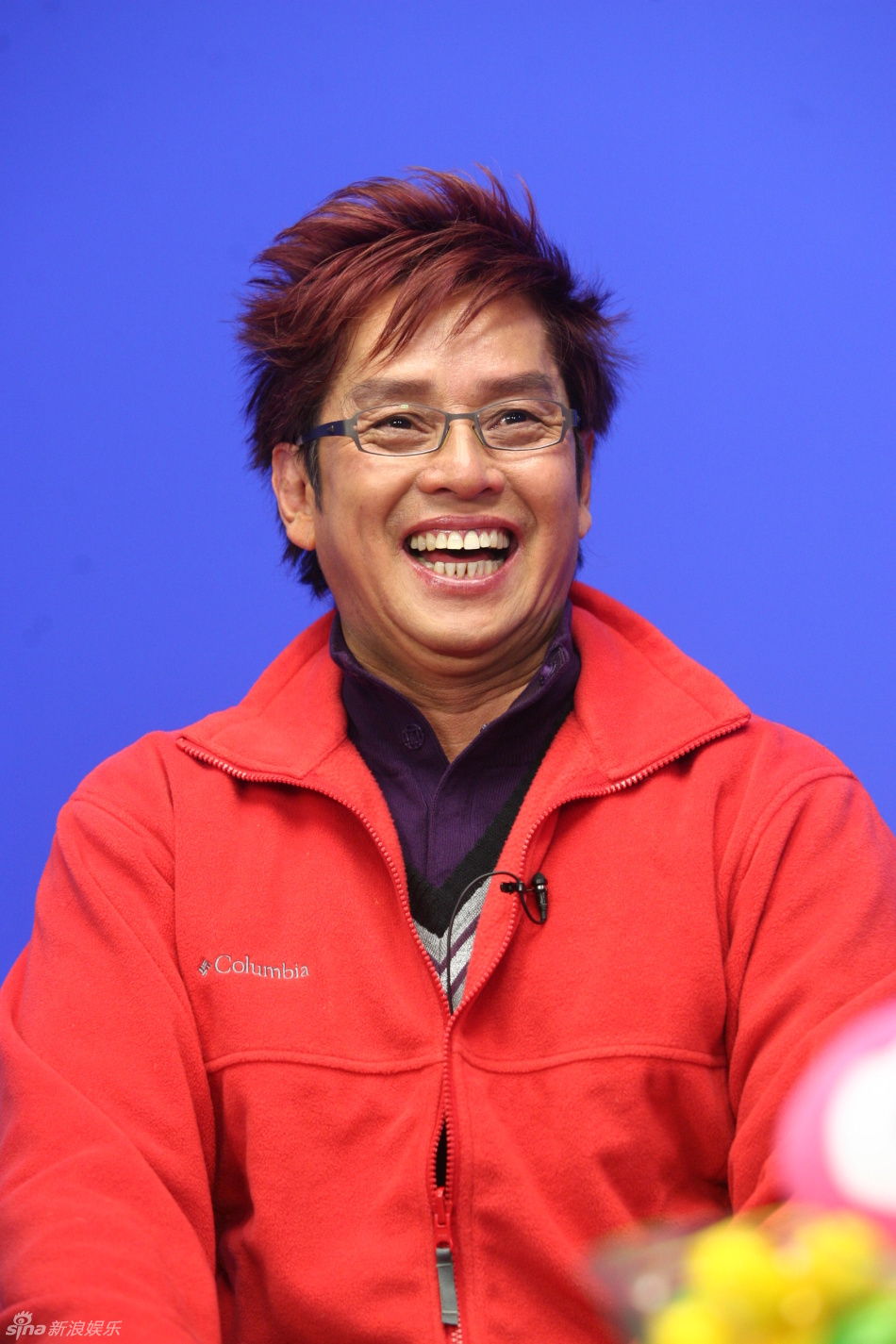 谭咏麟心情大好新浪娱乐讯 由谭咏麟,杨千嬅等主演的贺岁喜剧《财神