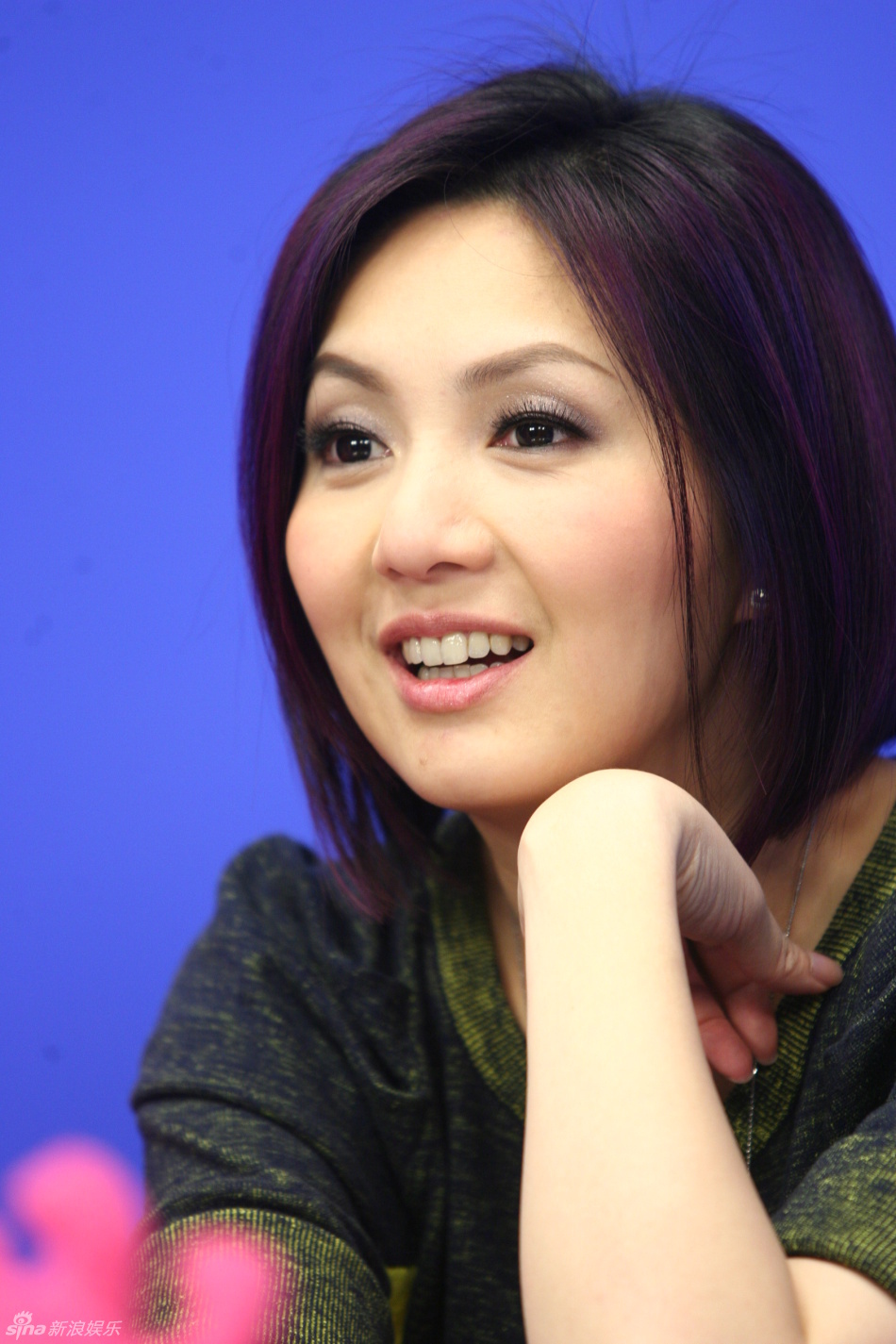 杨千嬅韵味十足