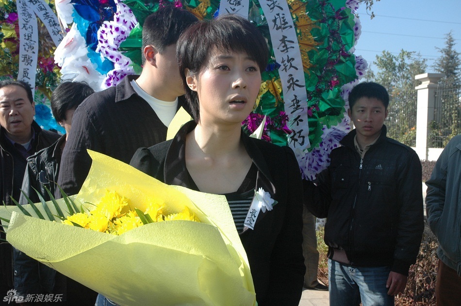  范志博 前往灵堂