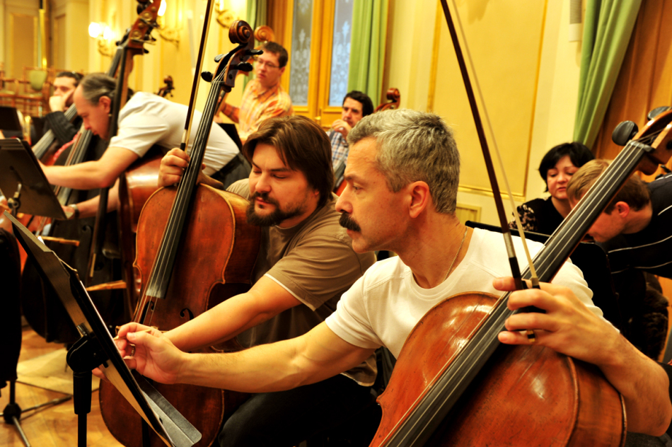 爱乐乐团首席大提琴手