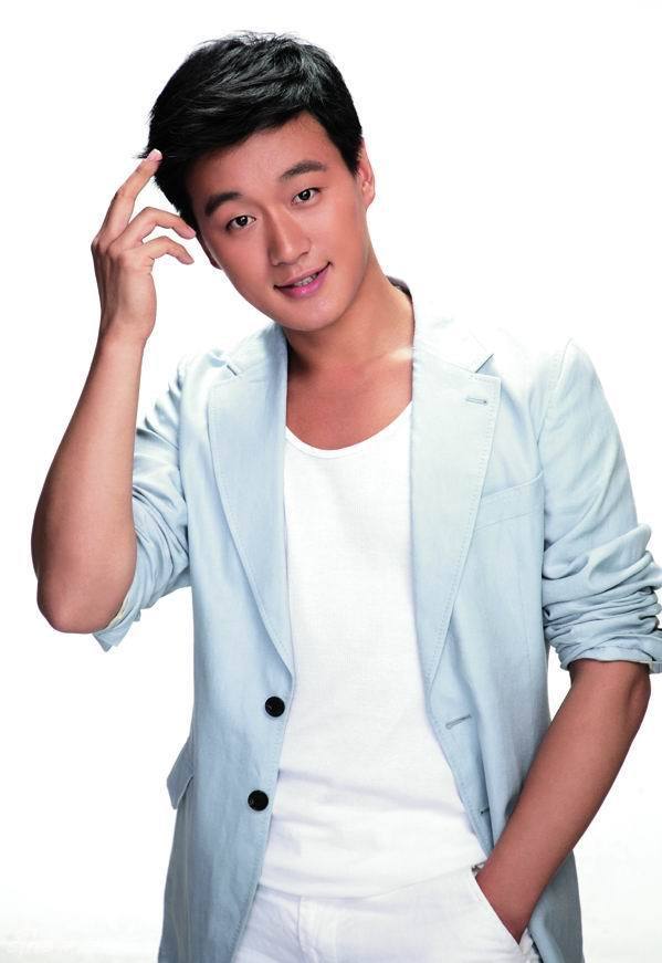 <em>佟大为</em>尽显英气_新浪图集_新浪网