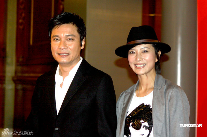 群星聚首电视导演年会 翁虹窈窕彭丹变化大[2