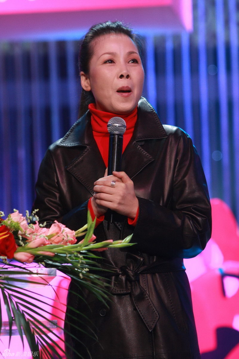 田震 病后复出很开心_新浪图集_新浪网