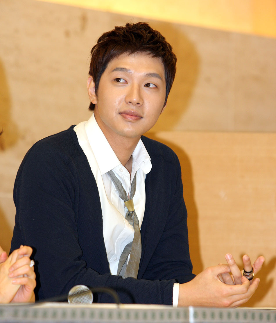 《富翁的诞生》制作发表会