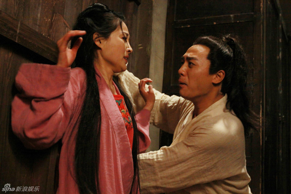 西门庆潘金莲偷情被困