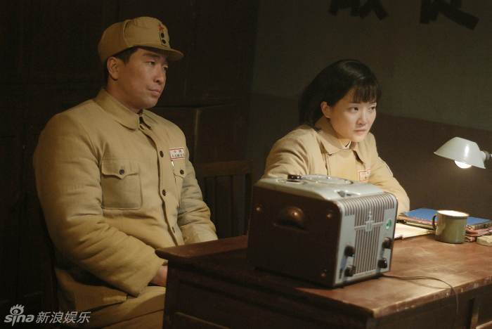 红色恋人共同服务革命