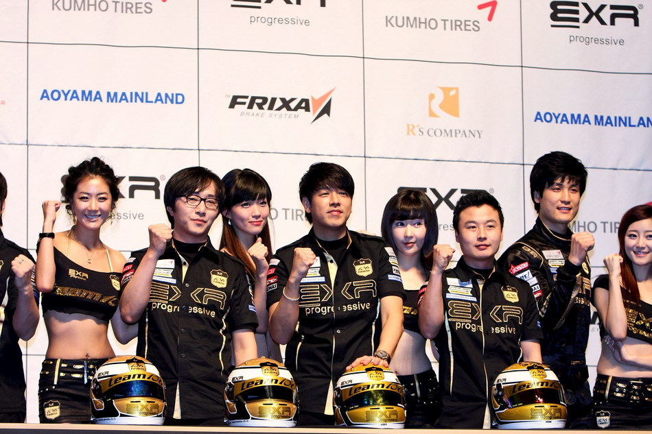 柳时元担任教练的赛车队新赛季出征仪式[28p] | 明星写真 - 中华图网