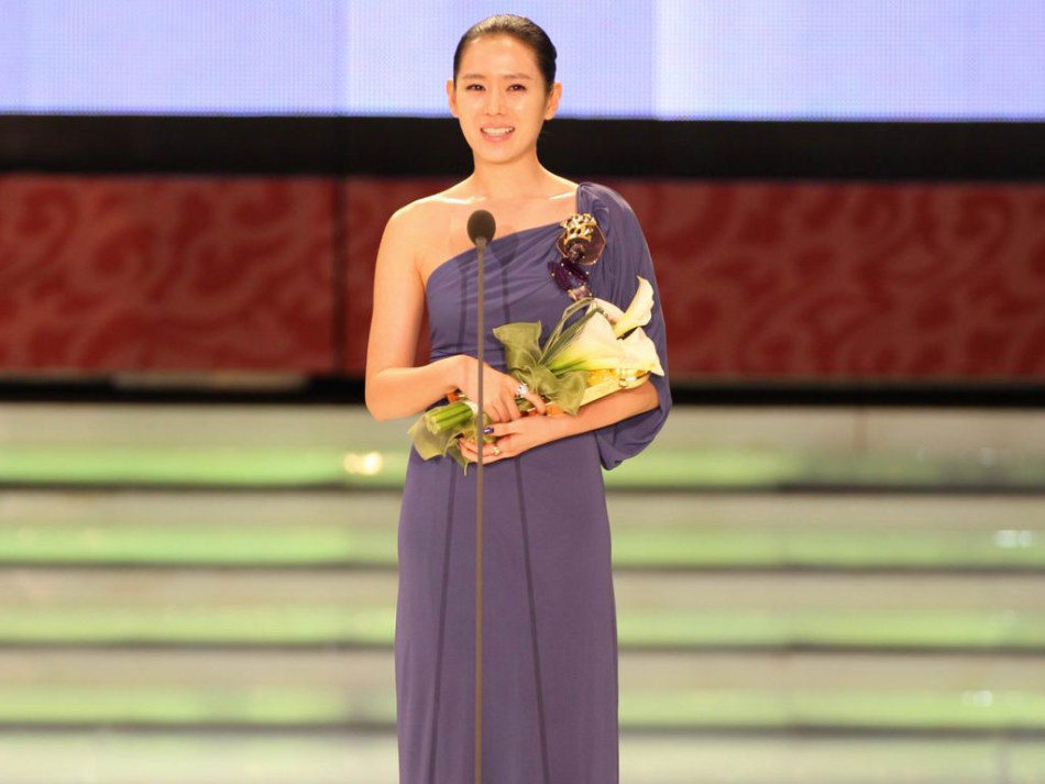 孙艺珍凭《妻子结婚了》封影后