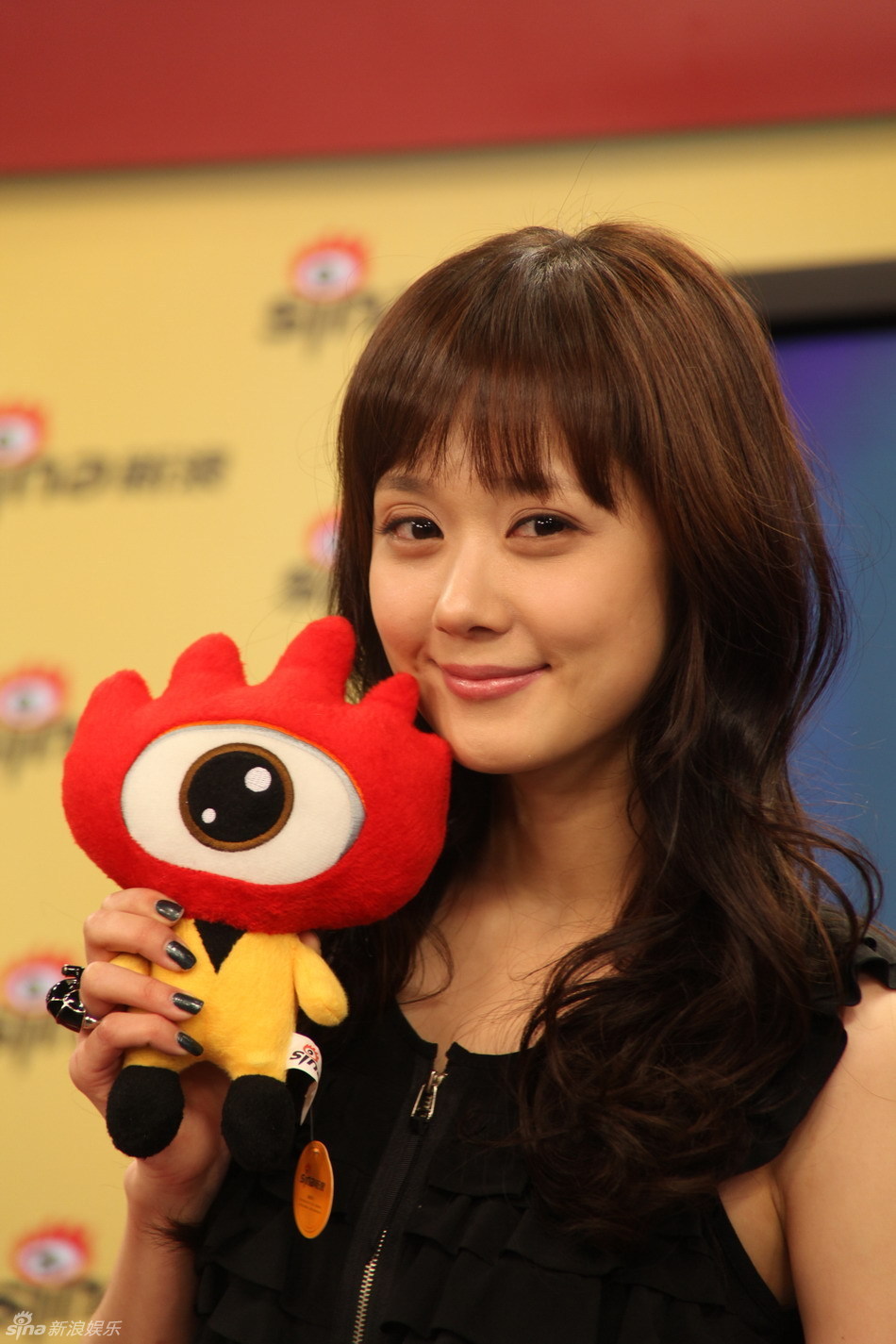 幻灯组图:张娜拉做客新浪 大波浪卷发倍增女人味 -- 佛山e家|佛山信息网|顺德信息网|第一综合信息门户网-fsehome.com