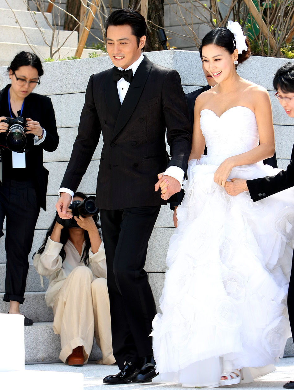 高清图 张东健高小英大婚 幸福甜蜜温馨全场