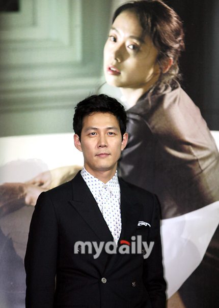 韩国影片《侍女》媒体首映仪式于5月3日下午在首尔三星洞全度妍李政宰