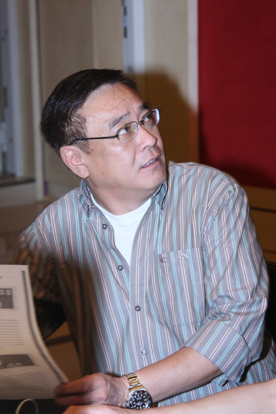 张杰录制《枪王之王》主题曲 尔冬升探班赞其唱功