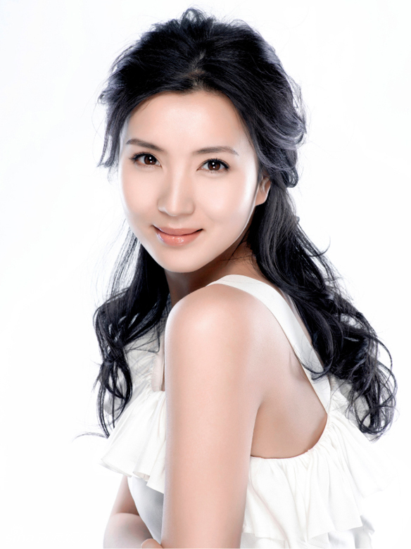 高清图:陈好全新美肤代言写真曝光 新貂蝉清丽脱俗