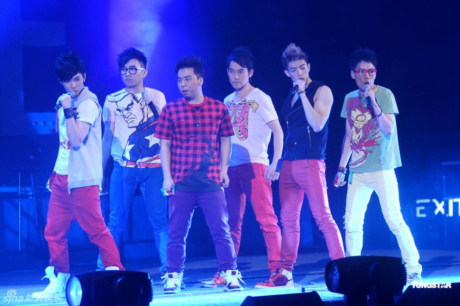 林峰出席超级巨声 演唱会   王祖蓝 等卖力演出 --