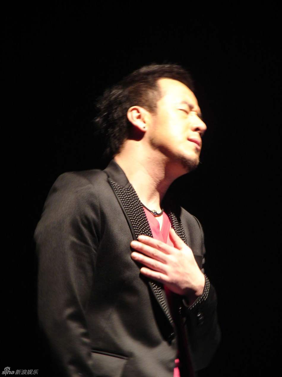 高清组图:杨坤《不要告别》mv展现快乐80年代