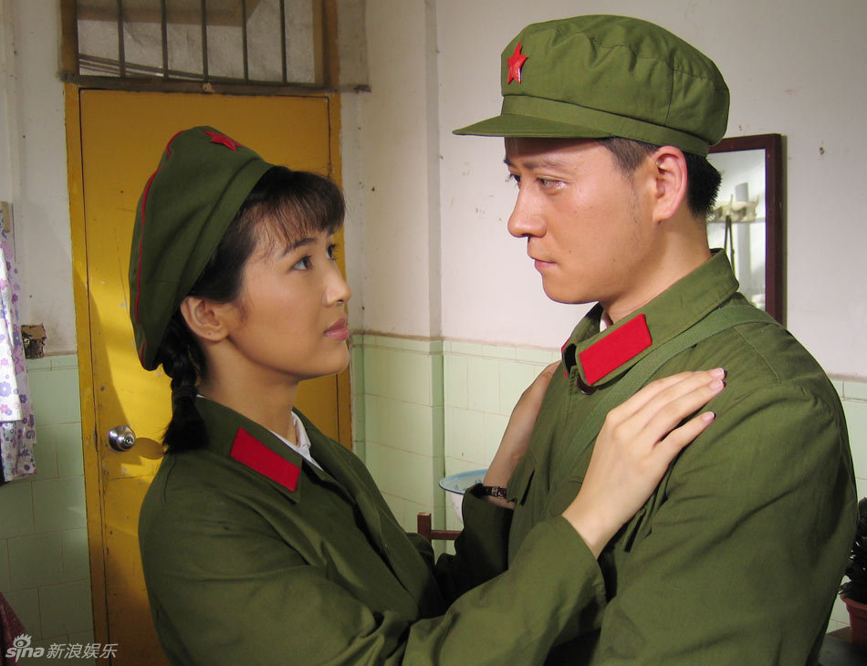 幻灯图:童蕾领衔《迷人的往事》 演绎70年代女兵