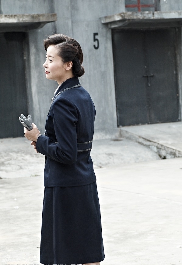 幻灯图:柯蓝旗袍写真曝光 演绎女人多面魅力_高清图集