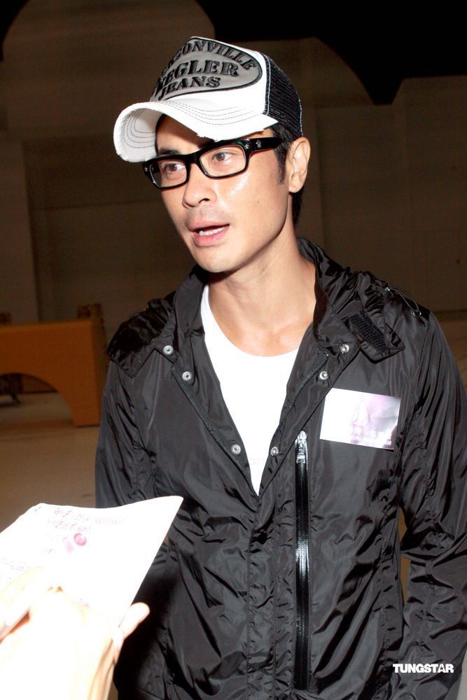  郑嘉颖 不出席 戴思聪 丧礼 黄浩然否认靠太太 --