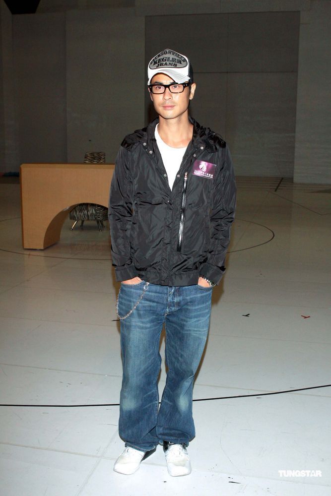  郑嘉颖 不出席 戴思聪 丧礼 黄浩然否认靠太太 --