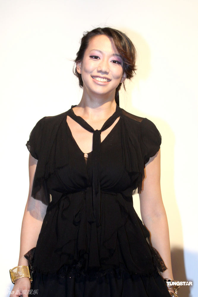 老总我美女_老总和美女喝酒(5)