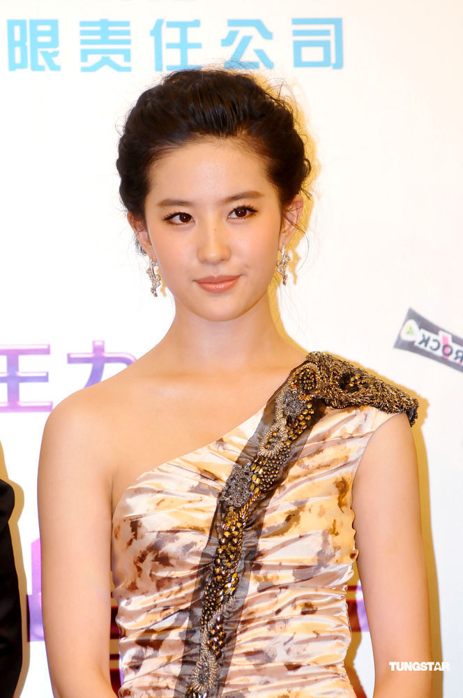 刘亦菲王力宏携手宣传新片 合作亲密无间 -- 佛