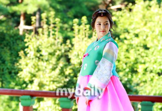 娱乐讯 日前,韩国演员朱元、女歌手南奎丽以及KBS台美女主播朴