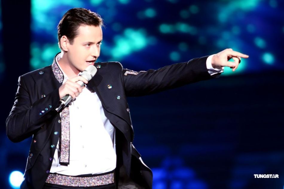 组图:维塔斯献唱南宁民歌节 海豚音点燃全场