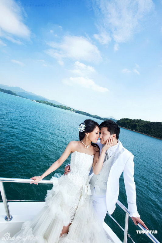 梦见和男朋友拍婚纱照_小鹏飞和丫蛋拍婚纱照