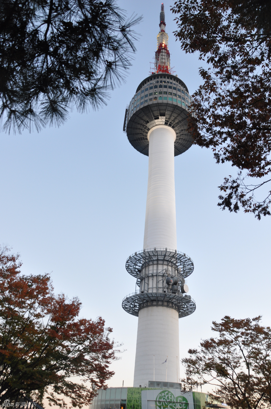高清图:新浪娱乐探访韩国 登n首尔塔俯瞰城市_高清图集_新浪网