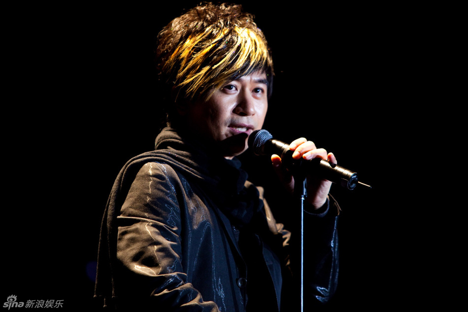 黄舒骏演唱会现场实况照片