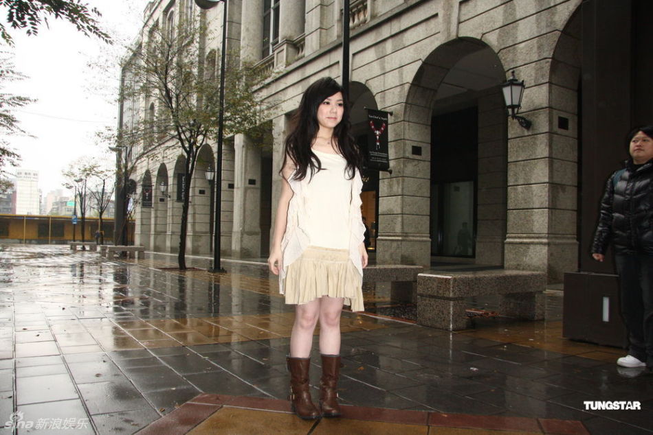 高清组图:林宥嘉绯闻女友邓紫棋台湾拍摄专辑mv