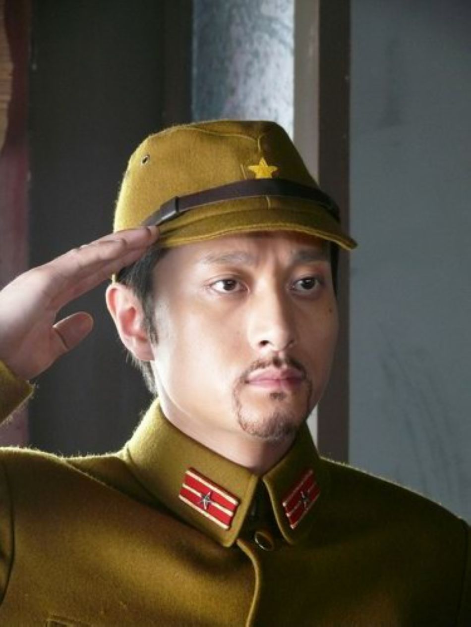 军人敬军礼图片大全的报道近况介绍