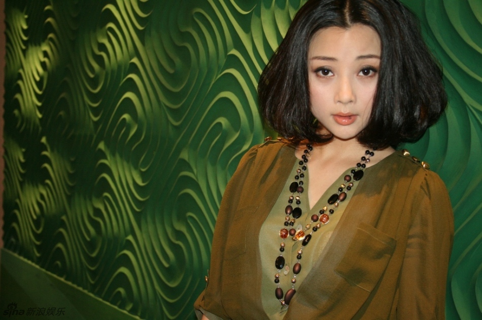 组图:殷桃代言品牌 散发婉约高贵气质 -- 佛山E家 ...