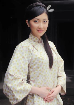 组图:《白狼》热播  吕平滢 出演帅气女匪 -- 佛山