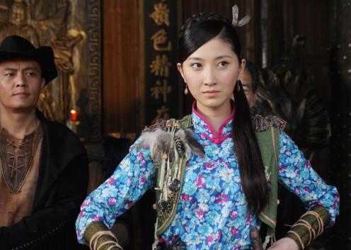 组图:《白狼》热播 吕平滢出演帅气女匪 -- 佛山