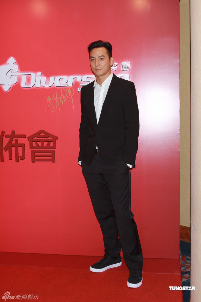 组图:吴彦祖冯德伦合开公司 与华谊签约合拍电