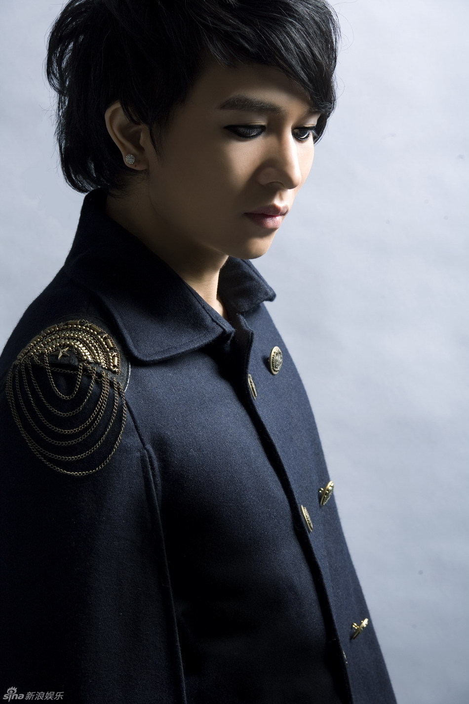  欢子 打造情歌 专辑  暖春来临拍俊朗宣传照[5P] 