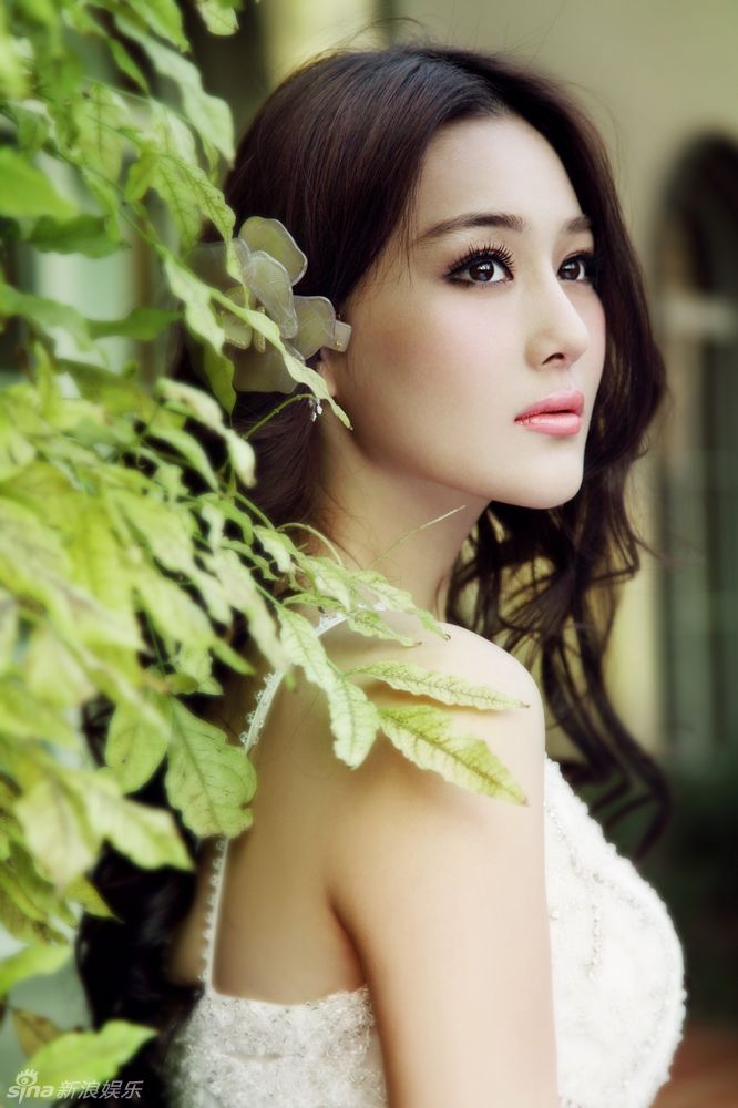 婚纱妆容_婚纱妆容和发型图片(3)
