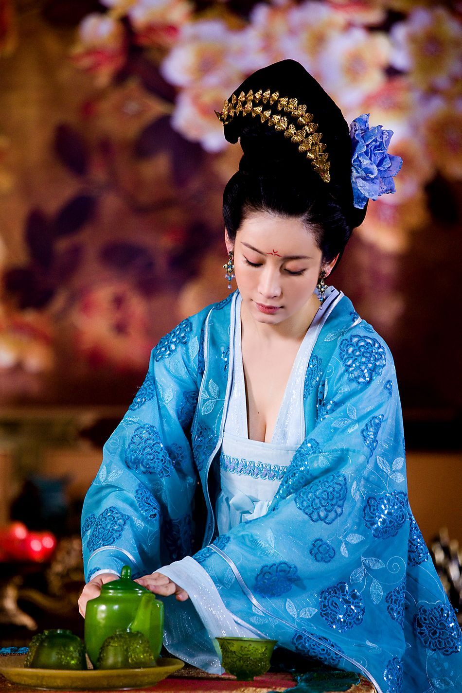 《武则天秘史》秦海璐低胸造型美艳【5p】 | 影