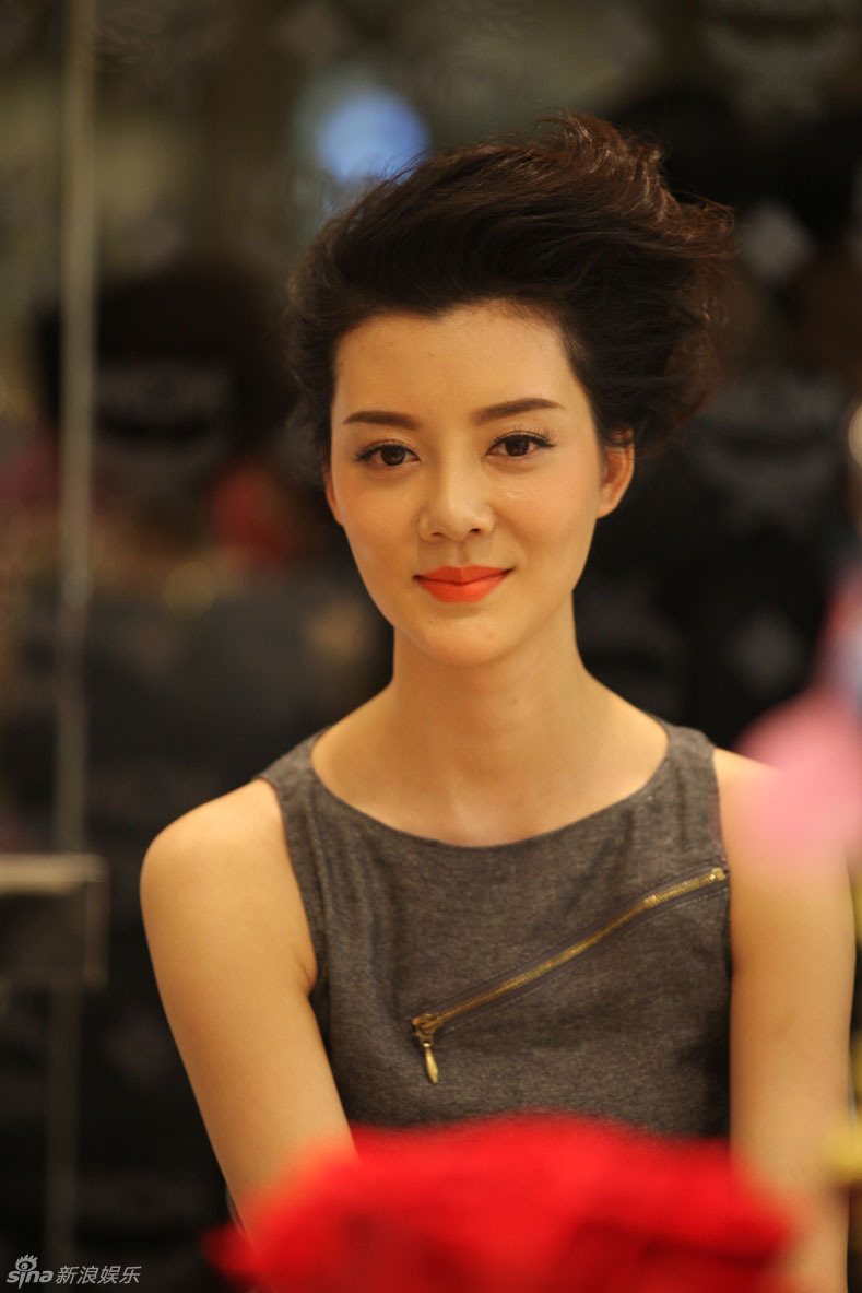 组图:<em>车晓</em>参加品牌开幕 优雅气质很抢眼_热门