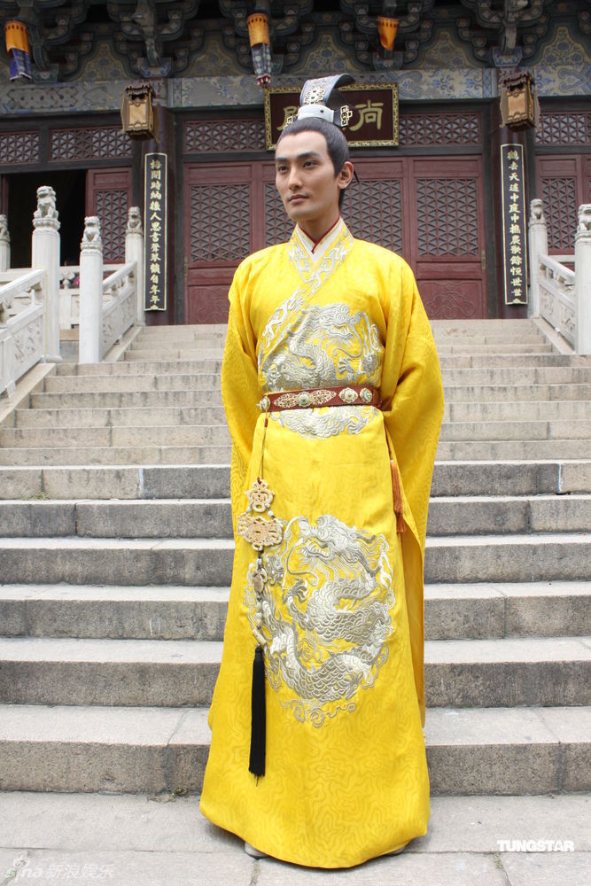 安七炫《<em>帝锦</em>》首演中国皇帝 借花献佛讨<em>女主</em>