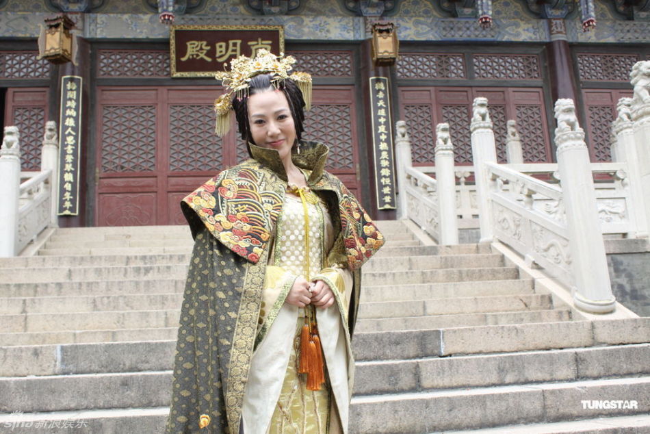 安七炫《<em>帝锦</em>》首演中国皇帝 借花献佛讨<em>女主</em>