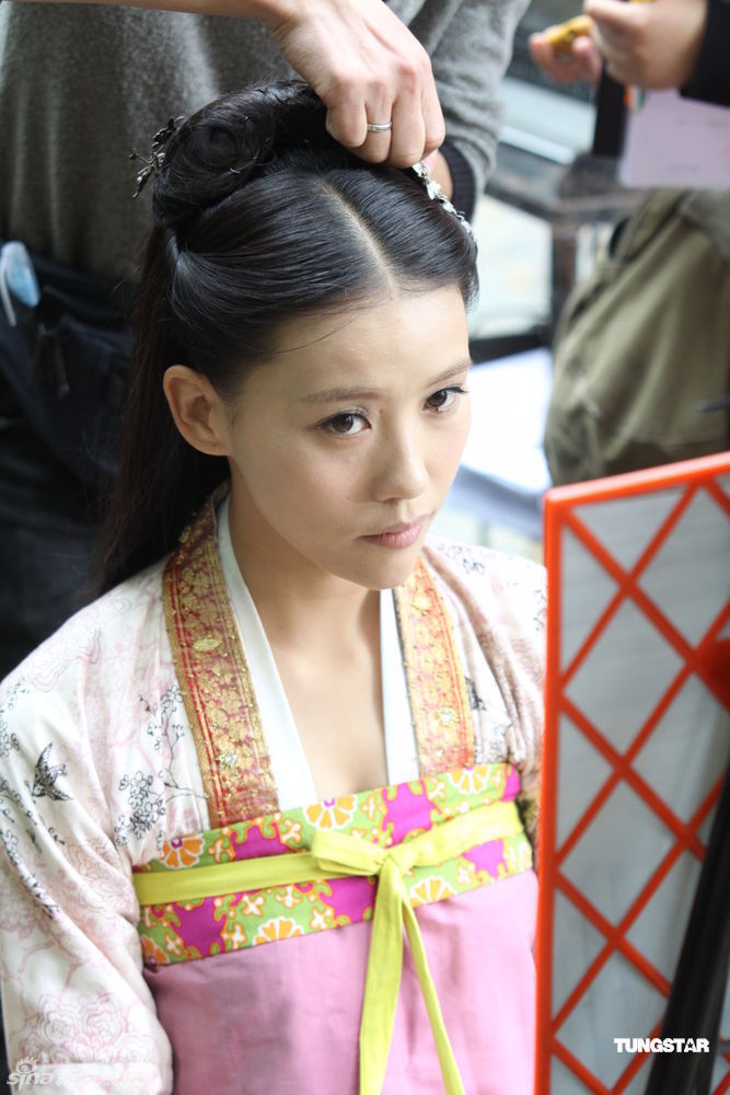 安七炫《<em>帝锦</em>》首演中国皇帝 借花献佛讨<em>女主</em>